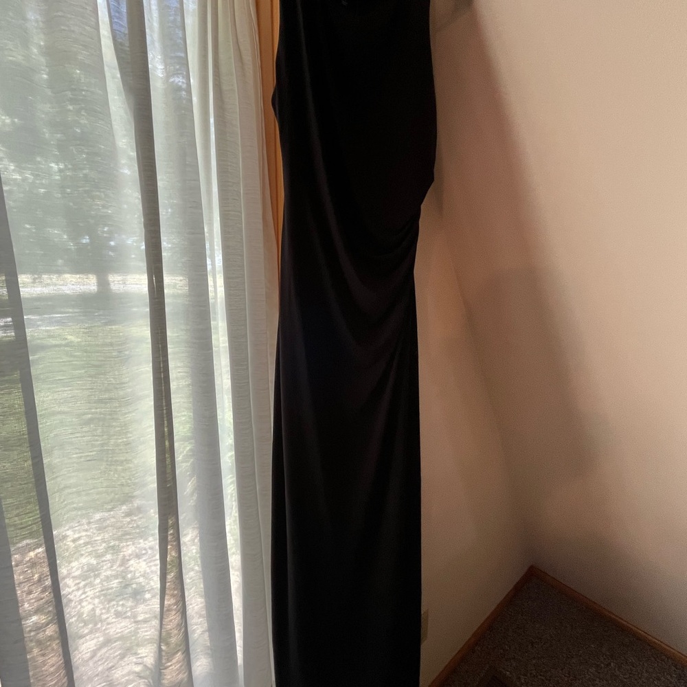 Lulu's Black Gown